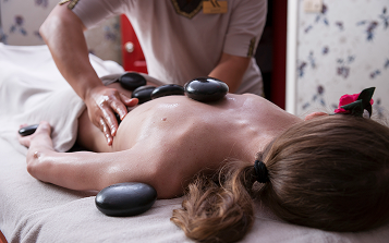 Elemis Deep Tissue Hot Stone Massage
